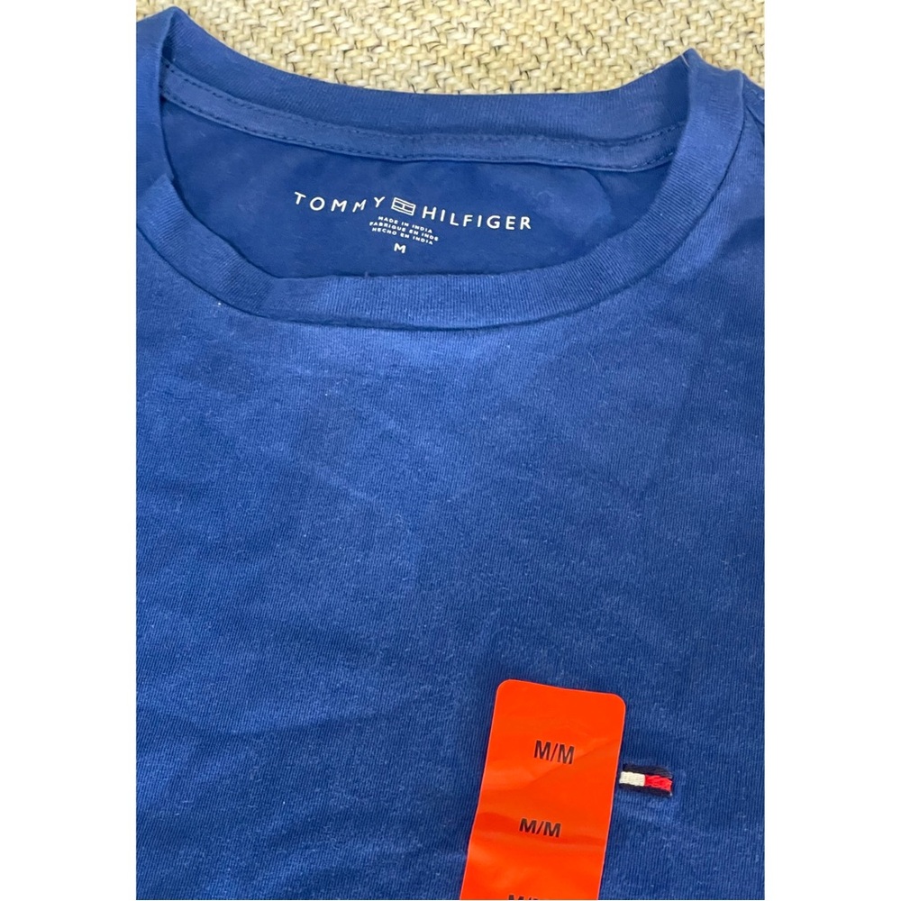 Mens Tommy Hilfiger Blue Medium T-Shirt NWT - Picture 2 of 5